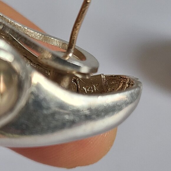 KRYPELL 925 Silver 14K yellow gold, Vintage Two Fluted Shell Omega Earrings 585 - Picture 9 of 9